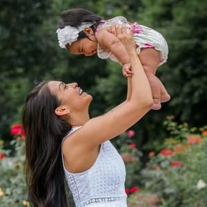 Meet your Posher, Mía